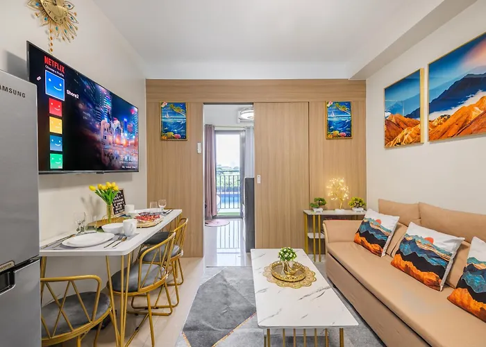 3 Condos*8 Beds*3 Bathrooms*3 Kitchens*4 Pools*@ Shore2 Moa *